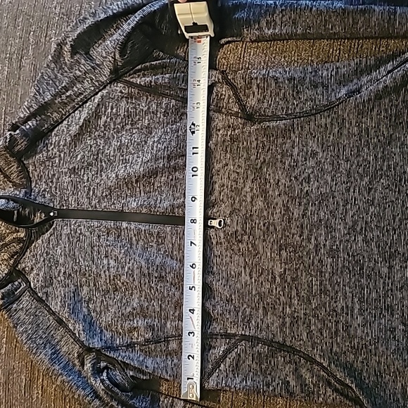 Lululemon Half Zip Long Sleeve, Size 6 - Picture 10 of 13